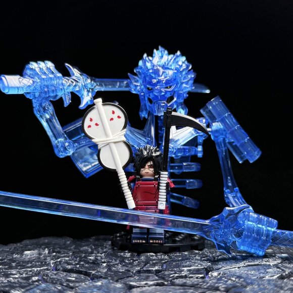 Naruto Madara Uchiha Minifigure with Blue Susanoo Armor Form Display Set - Picture 3 of 6
